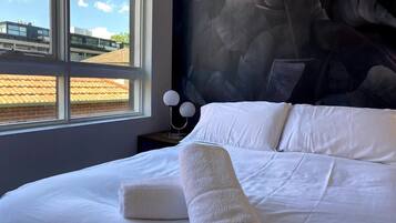 1 bedroom, desk, iron/ironing board, WiFi