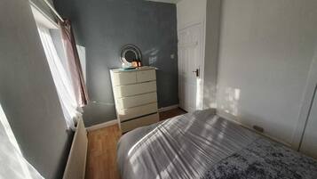 1 bedroom, free WiFi, bed sheets