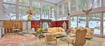  Spacious Hawley Villa Near Lake Wallenpaupack. 