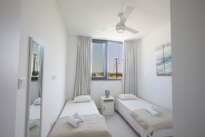 3 soverom, skrivebord, strykejern/-brett og wi-fi