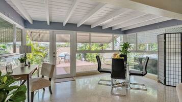 House, 2 Bedrooms | Dining