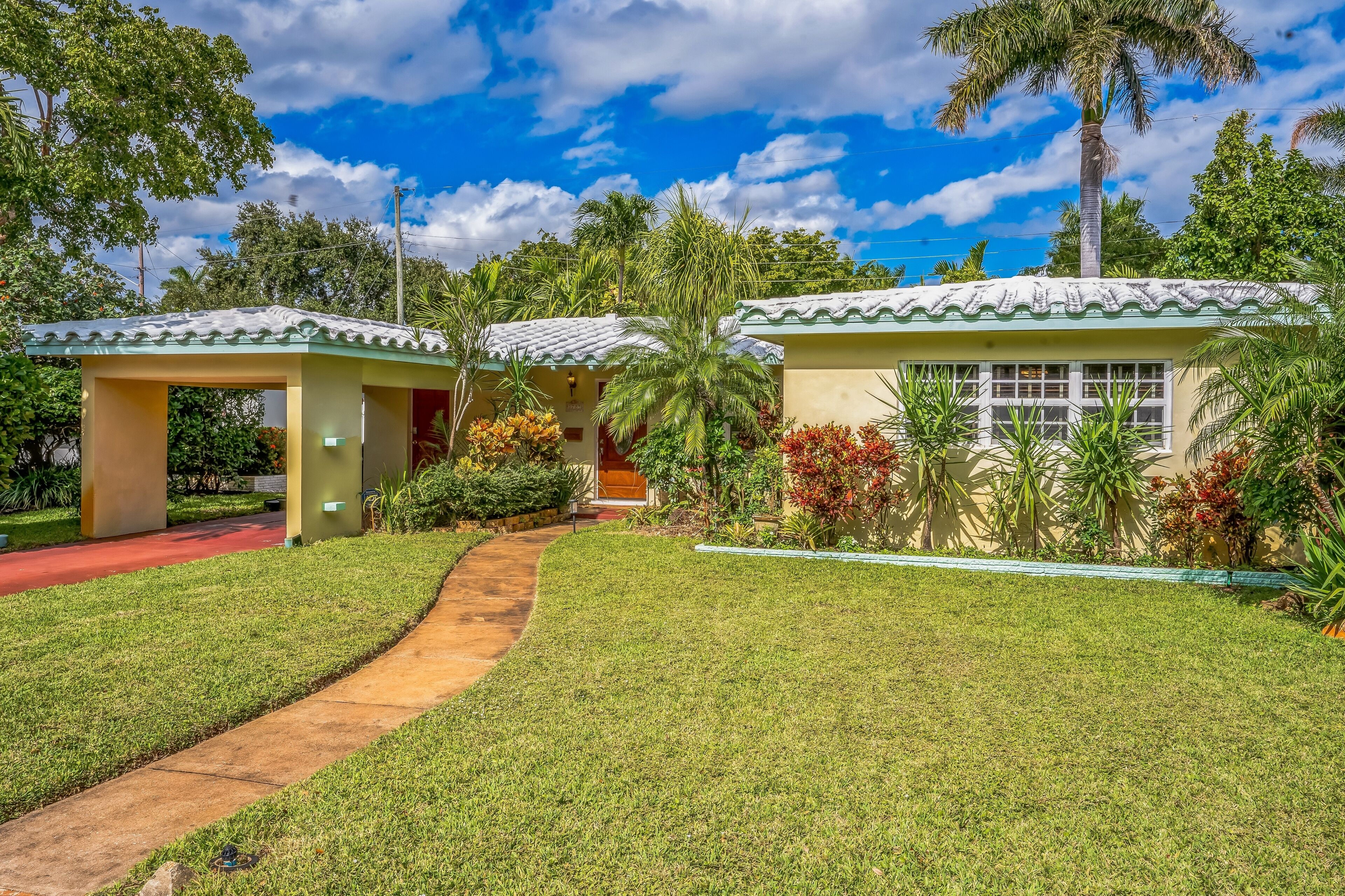 House, 2 Bedrooms | Property grounds