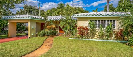 House, 2 Bedrooms | Property grounds