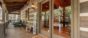 Private mountain home with mtn views, hot tub, firepit, decks, grill & fireplace