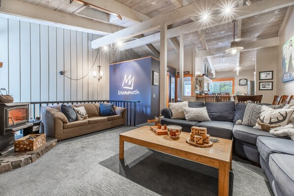 Smart-TV, Kamin, DVD-Player, Tischtennisplatte