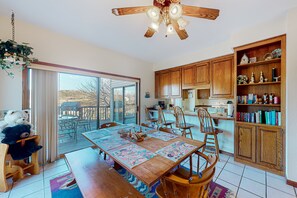Dining - Dog-friendly home with golf course views, fireplace, & washer/dryer (Holiday Island)