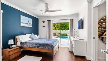 3 bedrooms, desk, iron/ironing board, free WiFi