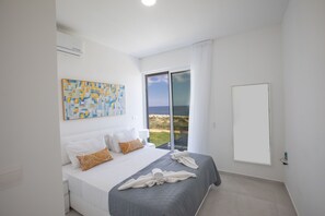 3 bedrooms, iron/ironing board, Internet, bed sheets