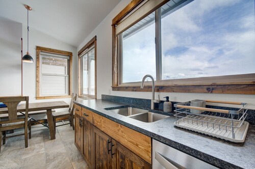 Montana Skies, Livingston, MT! Skiing / Fishing / Yellowstone!