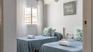 2 habitaciones, tabla de planchar con plancha y acceso a internet