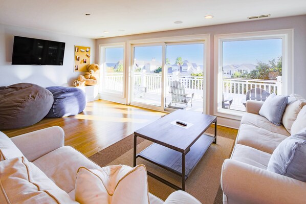 TV, stereo - Resort-Like Backyard w/ Private Pool & Hot Tub*; Ocean Views; Across the Street From Beach! (Isle of Palms)