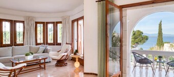 Lovely house up the hill of Montgo with seaview. HUTG-065331