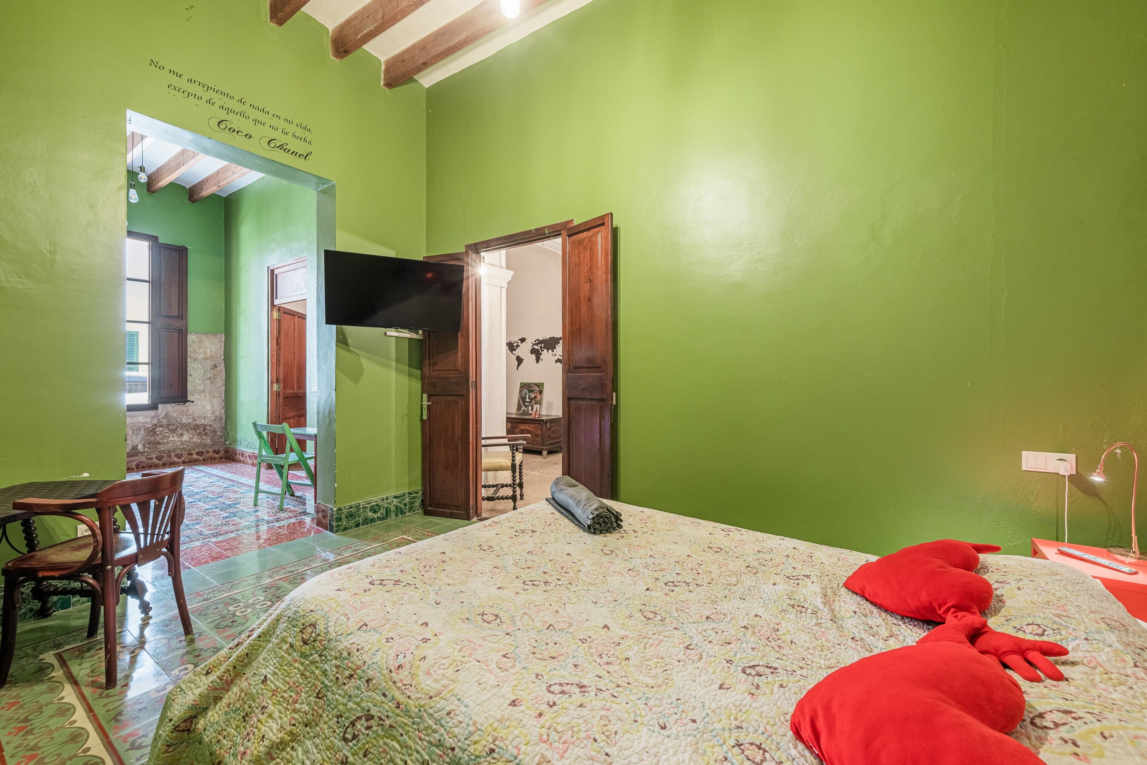 2 bedrooms, iron/ironing board, free WiFi, bed sheets