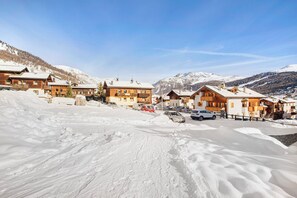 Exterior - "Appartamento 1 Deluxe - Alpen Suite" with Mountain View, Garden & Wi-Fi (Livigno)
