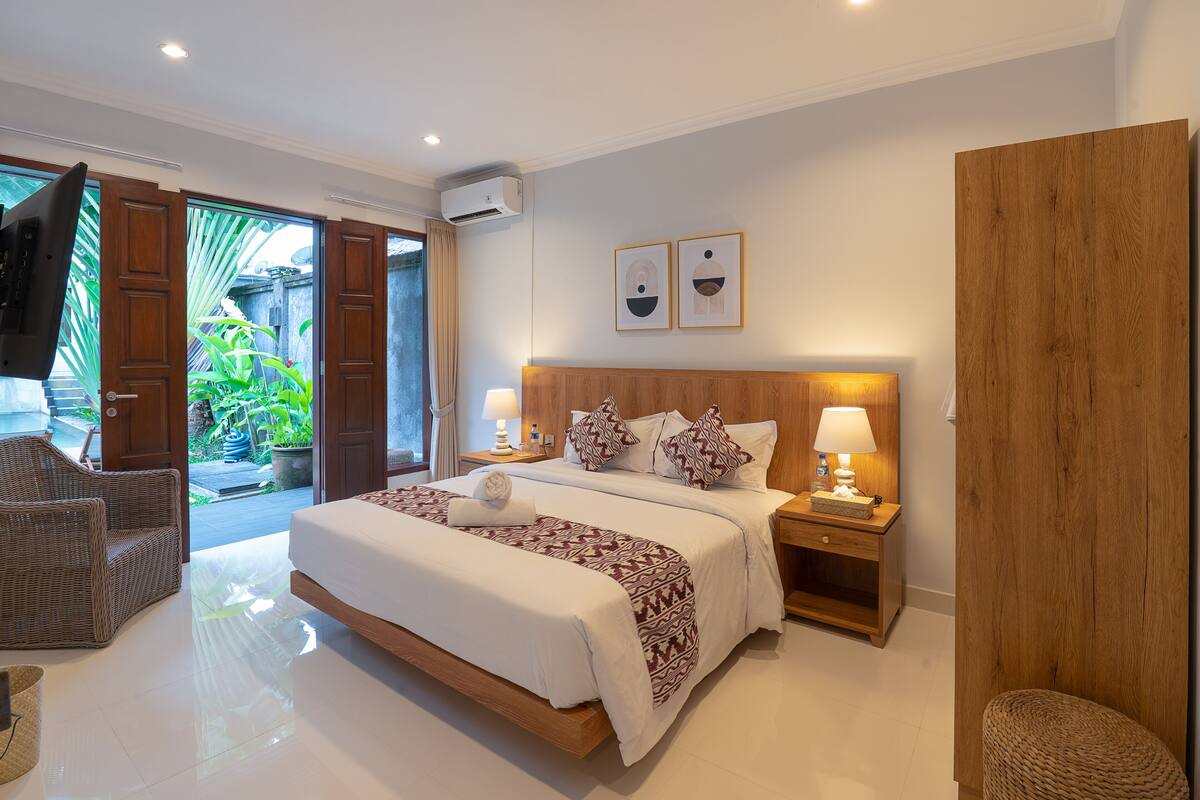 In-room safe, free WiFi