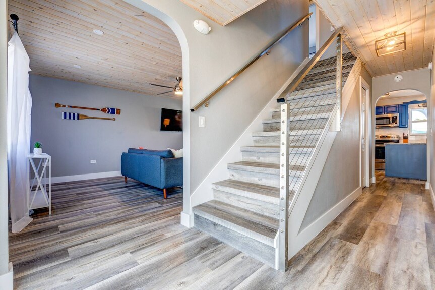 Sandal Escape: 6br Canal Front Oasis W/ Heated Pool, Dog-friendly, Dockage & Fast Atlantic Access - Marathon