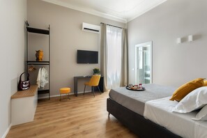 5 bedrooms, desk, soundproofing, WiFi - Mori's B&B (Palermo)