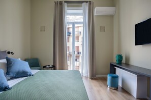 5 bedrooms, desk, soundproofing, WiFi - Mori's B&B (Palermo)