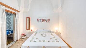 2 bedrooms, bed sheets