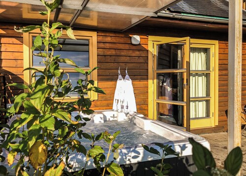 2 bedroom accommodation in Balmaha