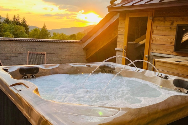 Tina de hidromasaje al aire libre