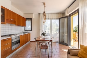 Refrigerador, horno, parrilla de estufa y lavavajillas