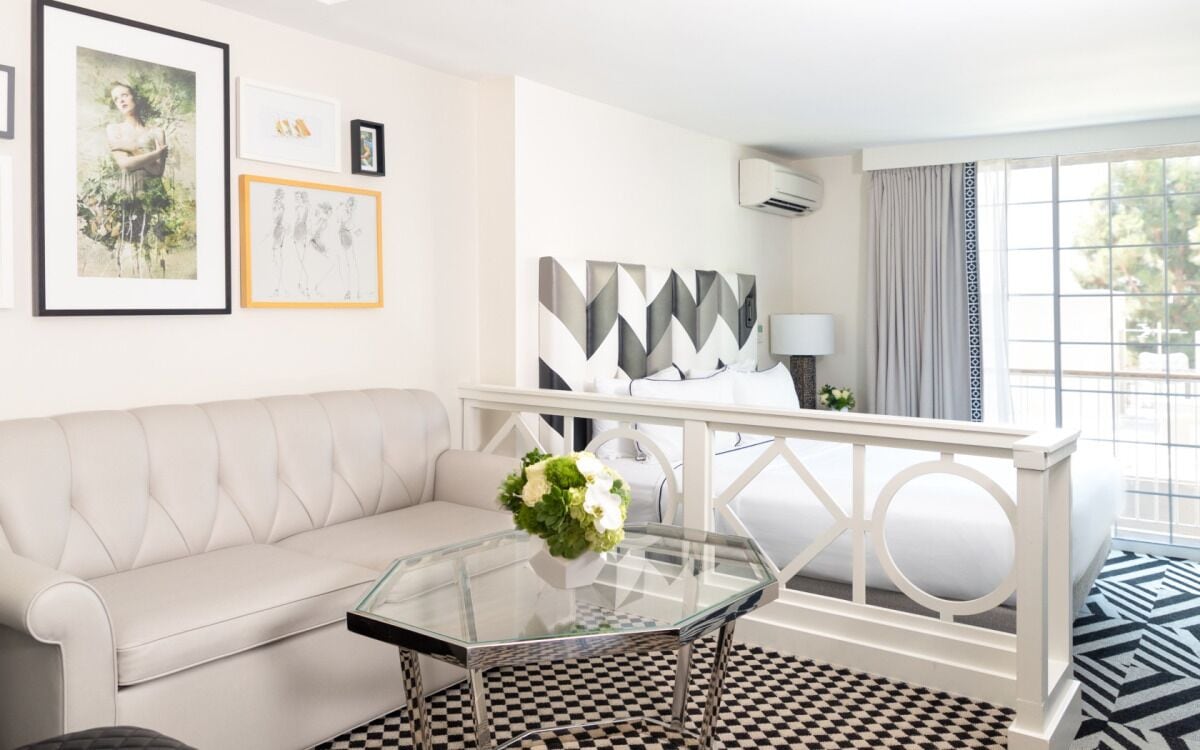 Experience Peaceful and Dazzling Sunset in Modern Suite! 3 Units, Rooftop Pool!