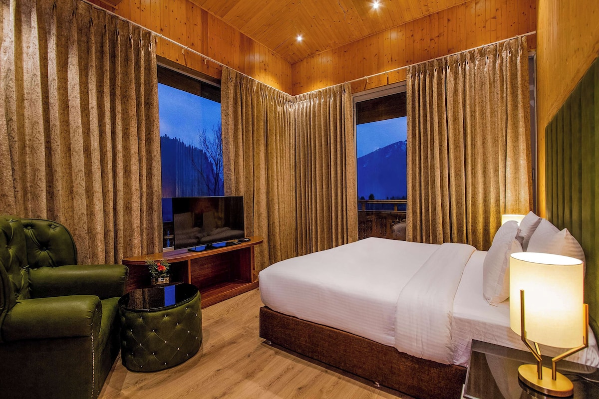 Suite, 2 Bedrooms | Premium bedding, individually decorated, individually furnished