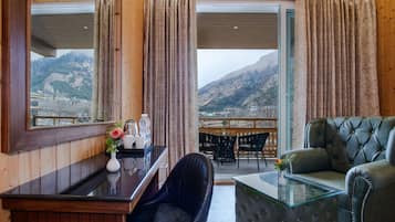 Family Suite, 1 King Bed, Mountain View | Premium bedding, individually decorated, individually furnished
