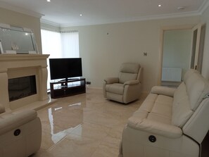 Cottage | Interior