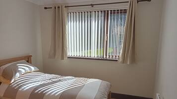 Cottage | 4 bedrooms, iron/ironing board, free WiFi, bed sheets