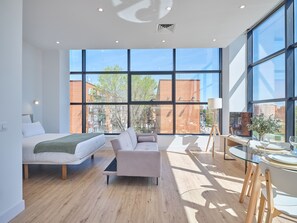 Business Suite | Premium bedding, down comforters, memory foam beds - Paseo Suites Hotel (Madrid)