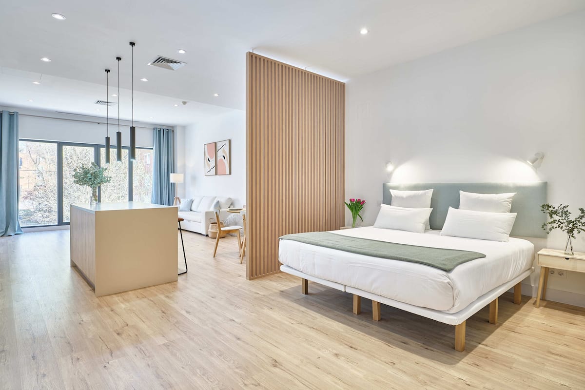 Suite Deluxe | 1 camera, biancheria da letto di alta qualità, copriletto in piuma