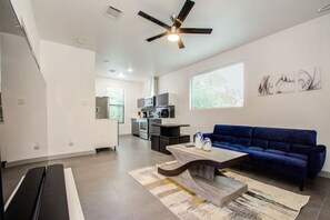 Smart TV, futbolito, tenis de mesa y estéreo 