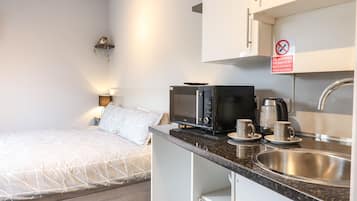 1 bedroom, individually decorated, individually furnished, free WiFi