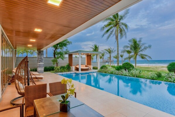 Outdoor pool - Spacious PoolVilla in 5 Star Resort near the beach (Điện Bàn, Quảng Nam)