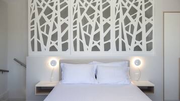 2 bedrooms, iron/ironing board, WiFi