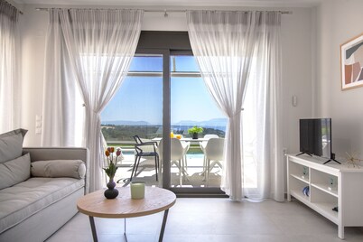 Special Offer! Villa Andromeda in Preveza wth pool and sea views