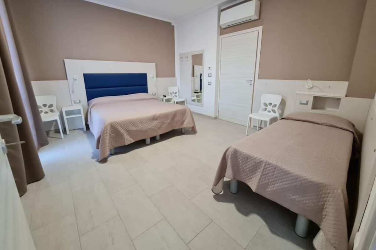 Basic Triple Room