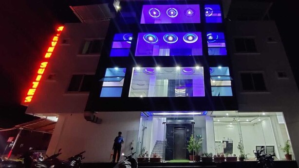 Mặt tiền nơi lưu trú