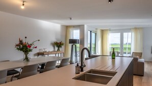 Kaffetrakter/tekoker, kjøleskap, mikrobølgeovn og ovn