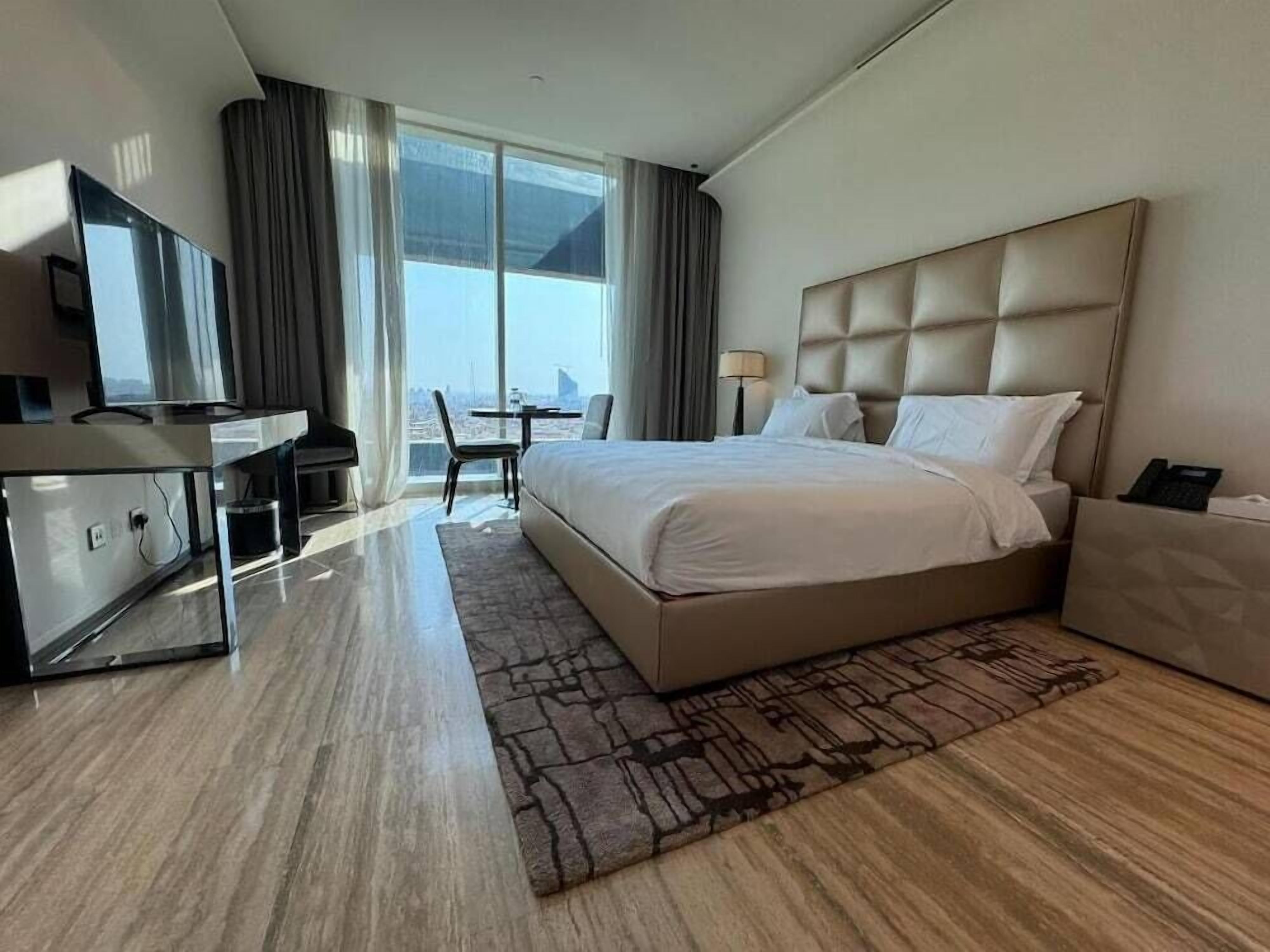 In-room safe, soundproofing, iron/ironing board, free WiFi