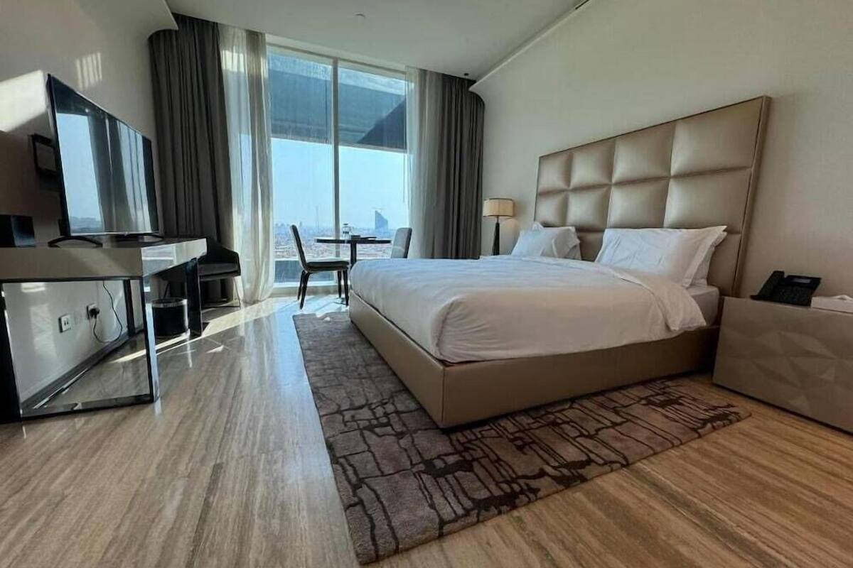 In-room safe, soundproofing, iron/ironing board, free WiFi