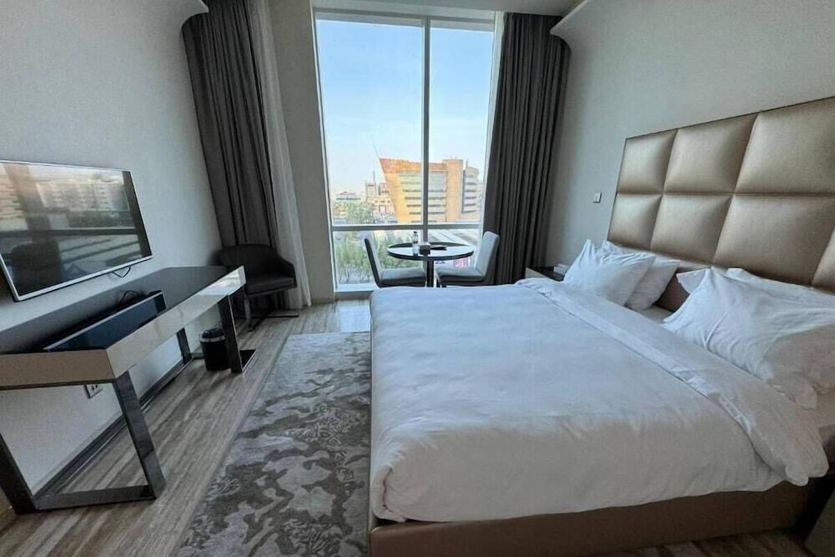 In-room safe, soundproofing, iron/ironing board, free WiFi
