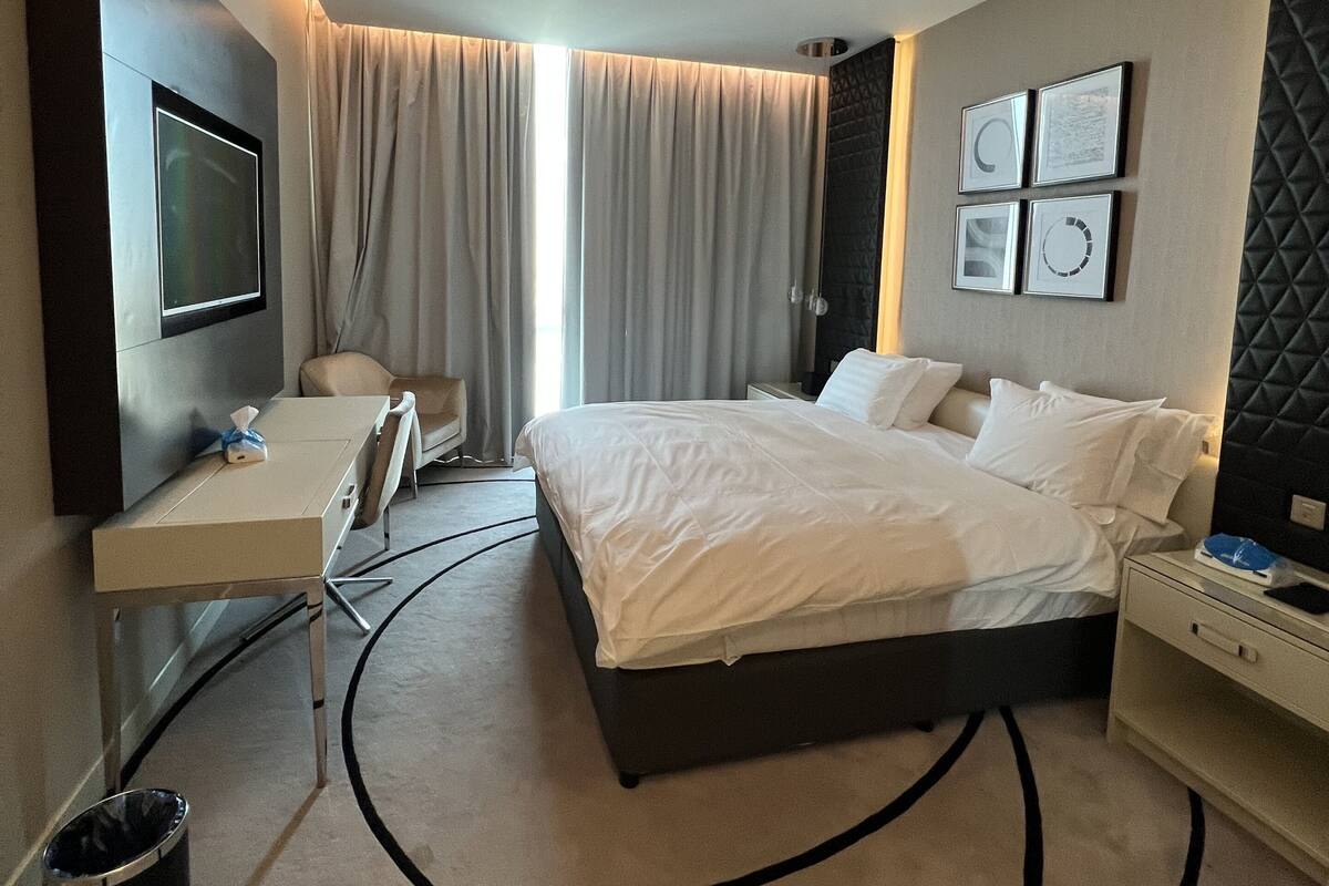 In-room safe, soundproofing, iron/ironing board, free WiFi