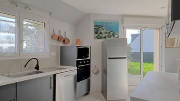 Réfrigérateur, micro-ondes, four, lave-vaisselle