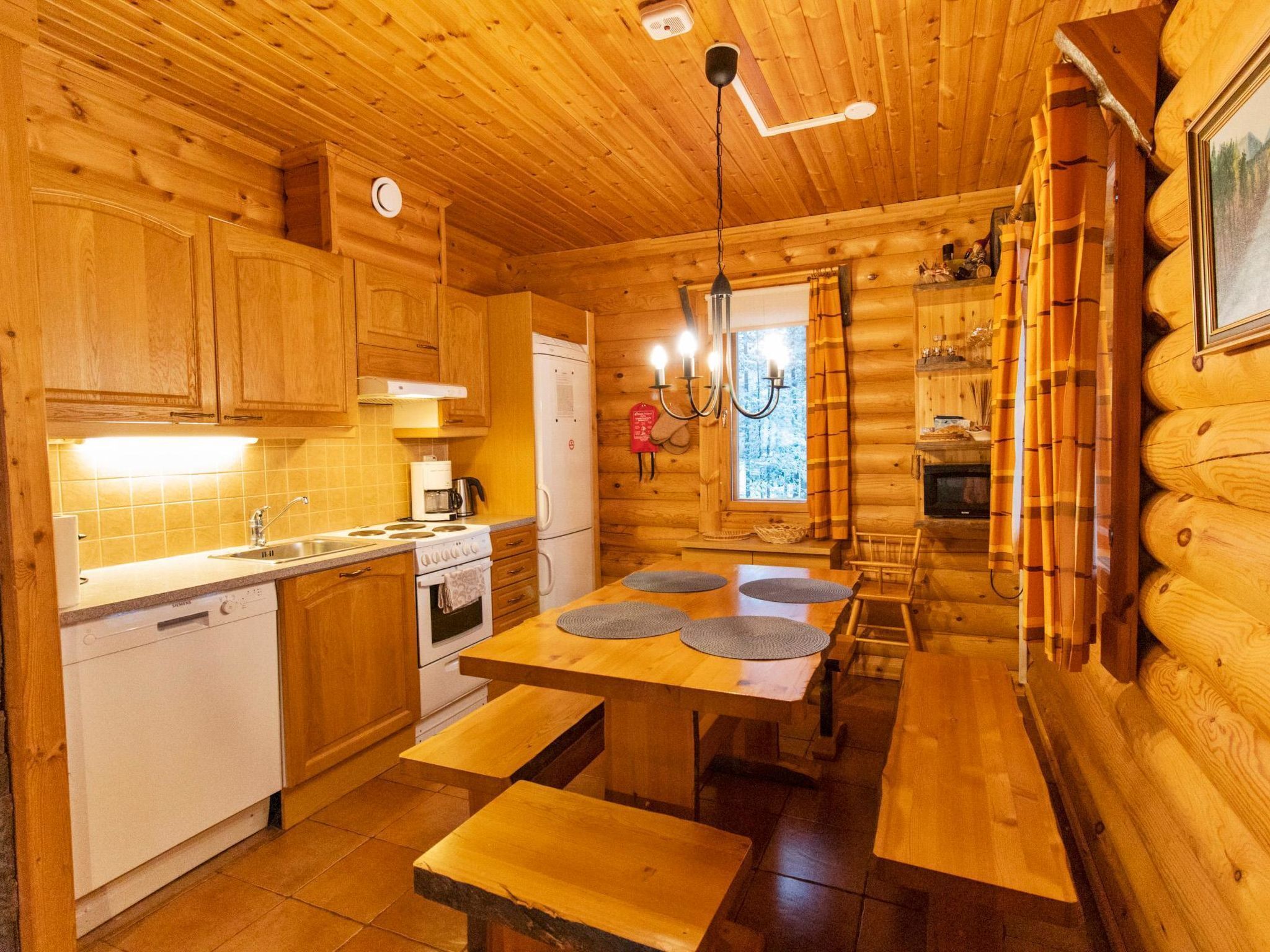 Jääkaappi, mikroaaltouuni, astianpesukone