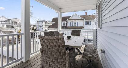 2 Bedroom Condo Only Steps to the Beach!