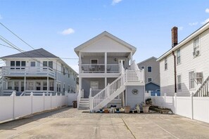 Exterior - 2 Bedroom Condo Only Steps to the Beach! (North Wildwood)