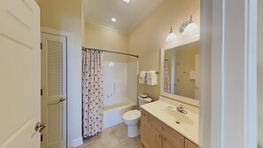 Bathtub, hair dryer - Coastal Escape at Greenhaven Inviting 4BR3BA Condo (Pawleys Island)